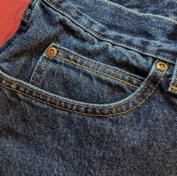 Gently Used Men's Lee Regular Fit Straight Leg Jeans. - Picture 5 of 13